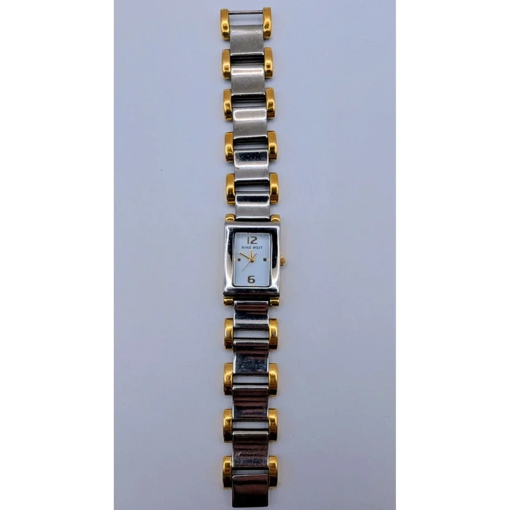 Women's 17mm Two Tone Nine West Watch, Bracelet Band New‎ Battery